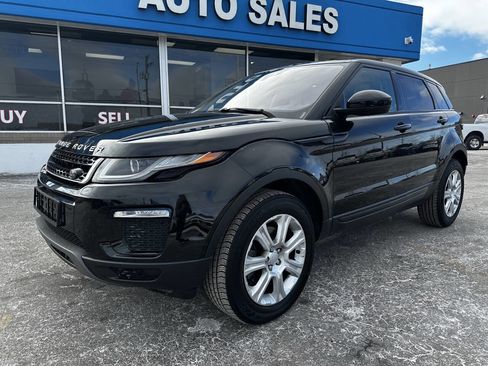 Used 2016 Land Rover Range Rover Evoque SE image 4