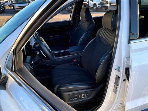 Used 2025 Hyundai Palisade Calligraphy image 27