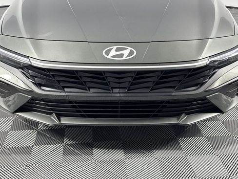 Used 2025 Hyundai Elantra Sport FWD image 36