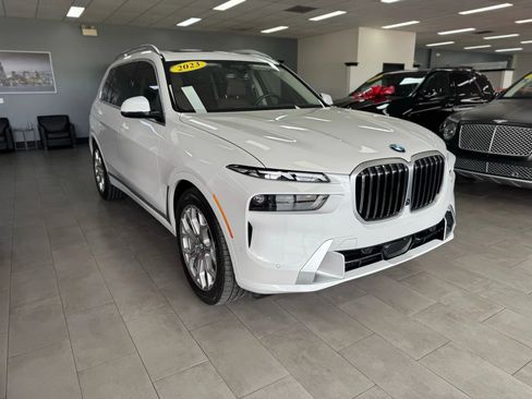 Used 2023 BMW X7 xDrive40i w/ Premium Package image 7