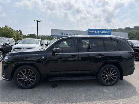 Used 2026 Lexus LX 600 F Sport w/ Accessory Package (2T) AWD/4WD image 2