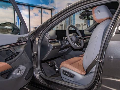 New 2026 BMW 540i xDrive 540i xDrive w/ M Sport Package image 13