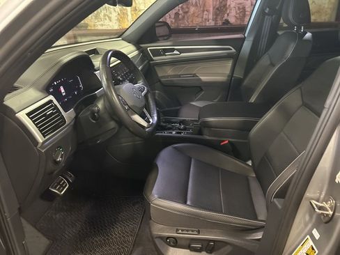 Used 2023 Volkswagen Atlas Cross Sport SEL R-Line image 35