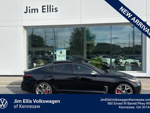 Used 2018 Kia Stinger GT1 image 1