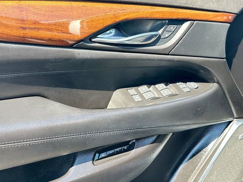 Used 2015 Cadillac Escalade Luxury AWD/4WD image 21