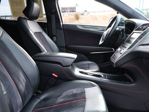 Used 2019 Lincoln MKC Black Label image 9