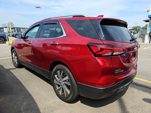 Used 2023 Chevrolet Equinox Premier FWD image 4