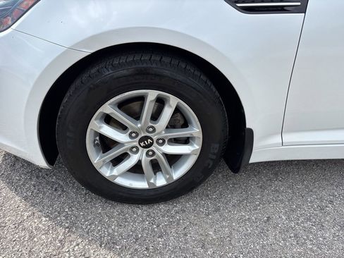 Used 2011 Kia Optima LX w/ Convenience Pkg FWD image 12