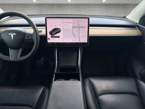 Used 2021 Tesla Model Y Long Range image 3
