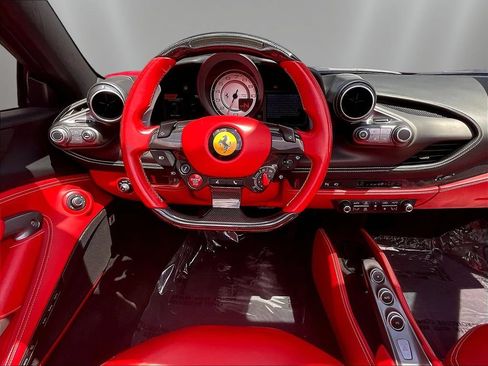 Used 2022 Ferrari F8 Tributo RWD image 8