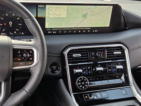 Used 2025 Nissan Armada Platinum image 25