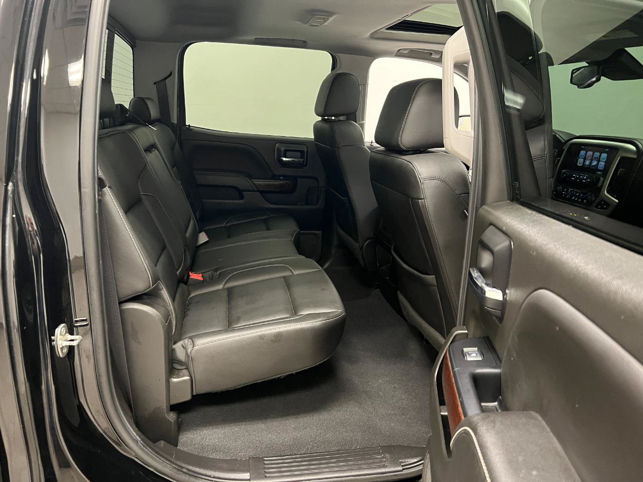 Used 2018 GMC Sierra 1500 SLT AWD/4WD image 30