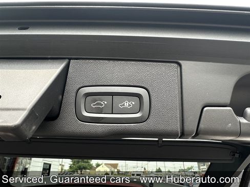 Used 2023 Volvo XC60 B5 Plus AWD/4WD image 16