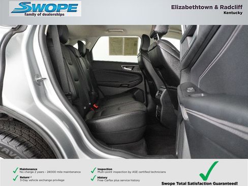 Used 2024 Ford Edge Titanium image 9