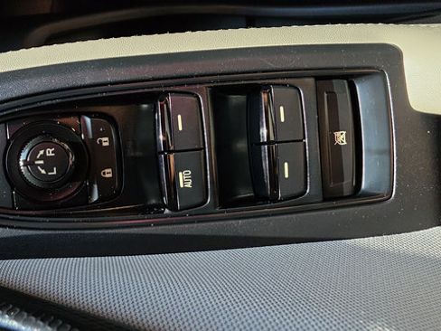 Used 2021 Subaru Forester AWD/4WD image 14