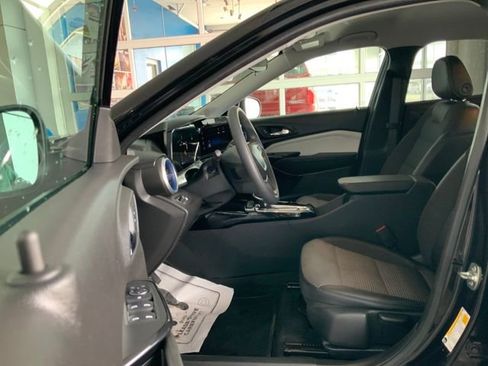 Used 2025 Chevrolet Trax LT image 15