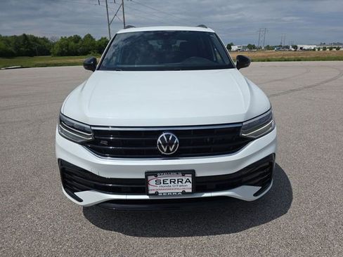 Used 2023 Volkswagen Tiguan SE R-Line FWD image 16