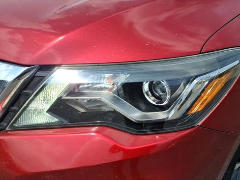 Used 2017 Nissan Pathfinder Platinum image 9