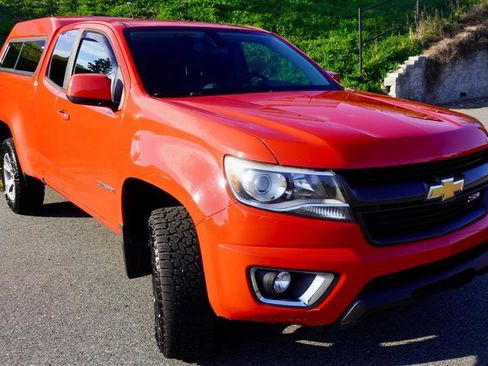 Used 2017 Chevrolet Colorado Z71 image 9