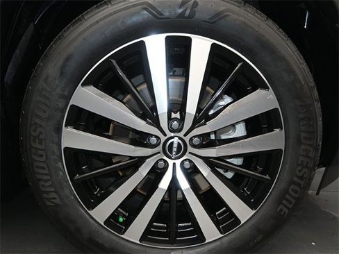 Used 2024 Nissan Pathfinder Platinum w/ Cargo Package image 19