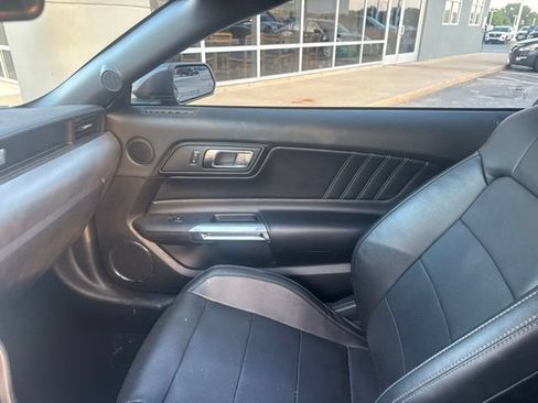 Used 2018 Ford Mustang Premium RWD image 19