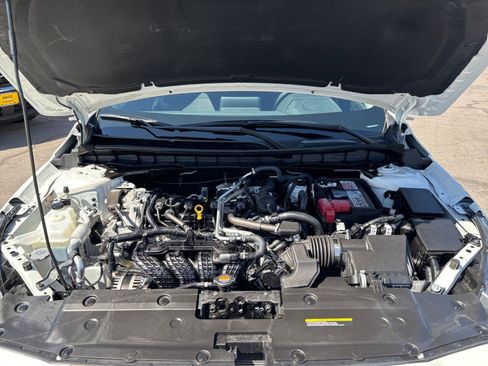 Used 2025 Nissan Altima 2.5 SV FWD image 32
