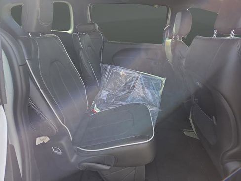 New 2026 Chrysler Pacifica Limited w/ S Appearance Package image 34
