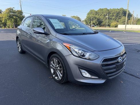 Used 2016 Hyundai Elantra GT w/ Option Group 02 FWD image 3