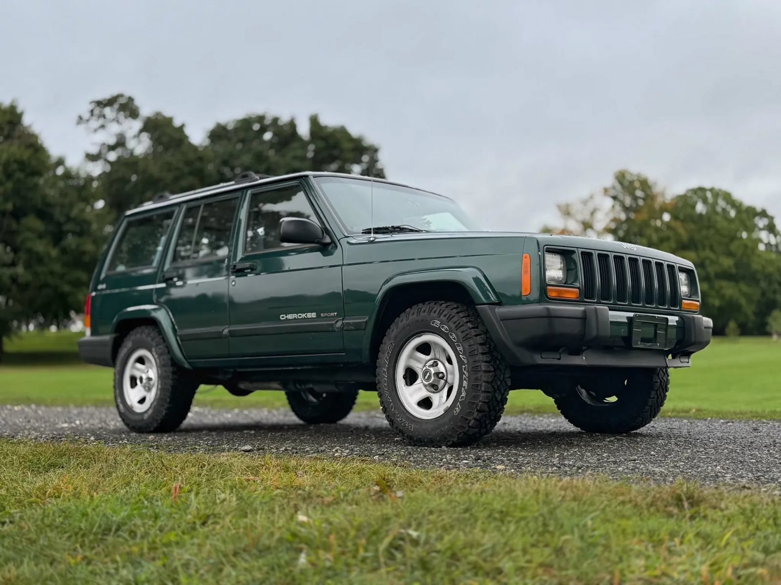 Used 1999 Jeep Cherokee 4WD 4-Door image 24