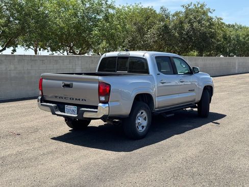 Used 2019 Toyota Tacoma SR5 RWD image 3