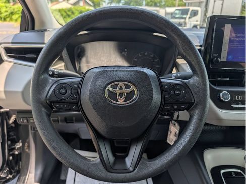Used 2024 Toyota Corolla LE FWD image 21