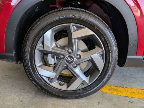 Used 2025 Hyundai Venue SEL FWD image 31