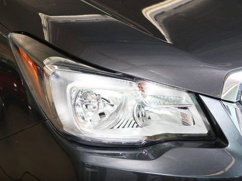 Used 2018 Subaru Forester 2.5i Limited AWD/4WD image 10