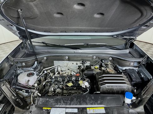 Used 2025 Volkswagen Atlas SE image 34