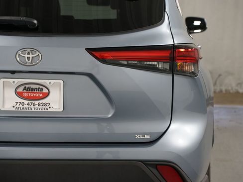 Used 2022 Toyota Highlander XLE image 10