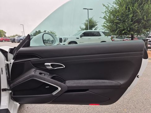 Used 2018 Porsche 911 Carrera GTS RWD image 32