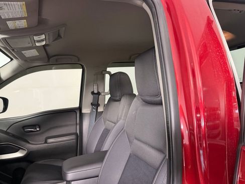 Used 2024 Nissan Frontier SV w/ SV Convenience Package image 24