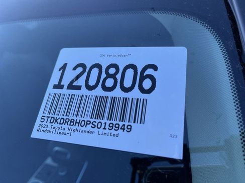 Used 2023 Toyota Highlander Limited AWD/4WD image 24