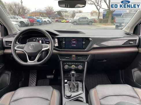 Used 2023 Volkswagen Taos SEL image 8