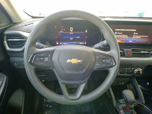 Used 2025 Chevrolet TrailBlazer LT image 35