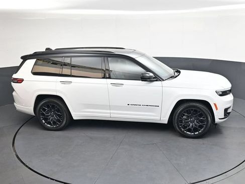 Used 2025 Jeep Grand Cherokee L Summit AWD/4WD image 25