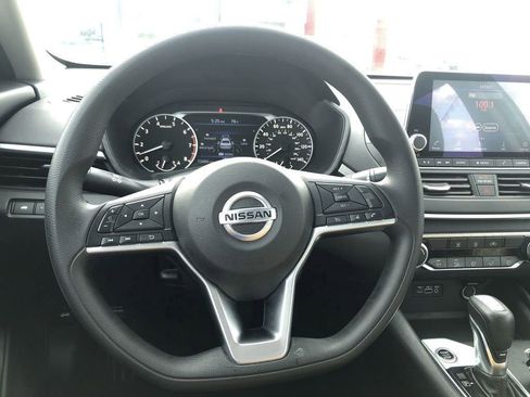 Used 2022 Nissan Altima 2.5 SV FWD image 23