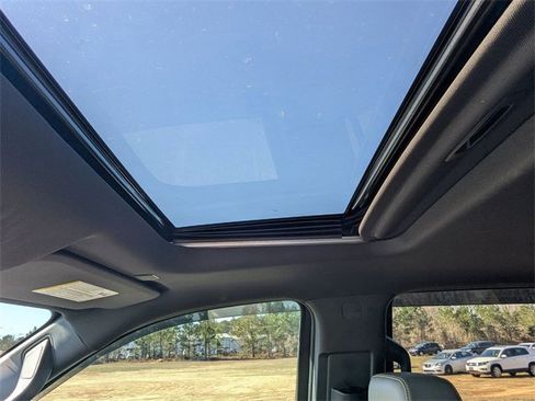 Used 2022 Chevrolet Silverado 1500 ZR2 w/ Technology Package image 23