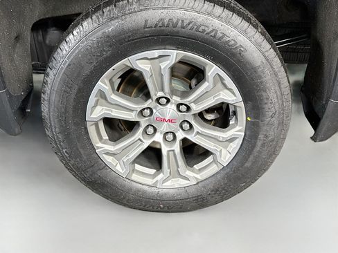 Used 2019 GMC Sierra 1500 SLT w/ SLT Convenience Package AWD/4WD image 23