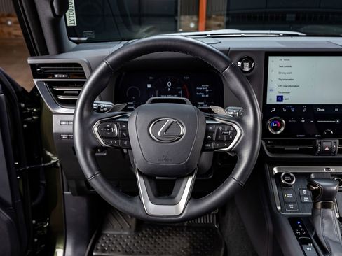 Used 2025 Lexus GX 550 w/ Accessory Package (Z1) AWD/4WD image 17