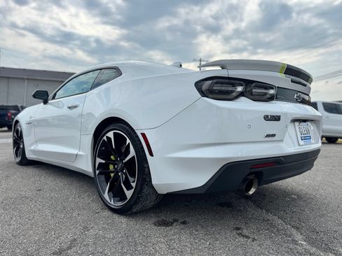 Used 2021 Chevrolet Camaro SS RWD image 4