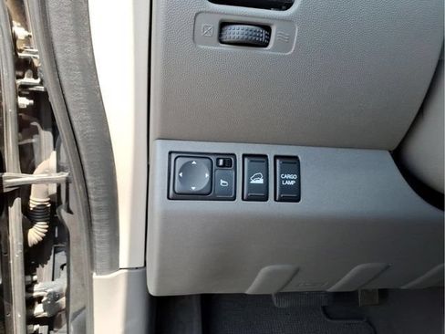 Used 2021 Nissan Frontier SV w/ Midnight Edition Floor Mats AWD/4WD image 15