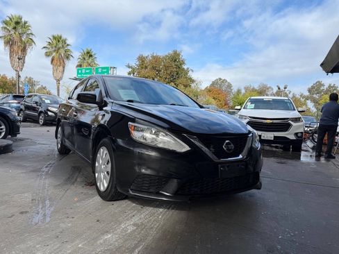 Used 2019 Nissan Sentra S image 4