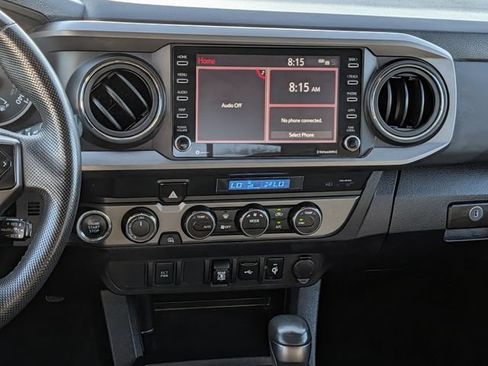 Certified 2022 Toyota Tacoma TRD Off-Road AWD/4WD image 14