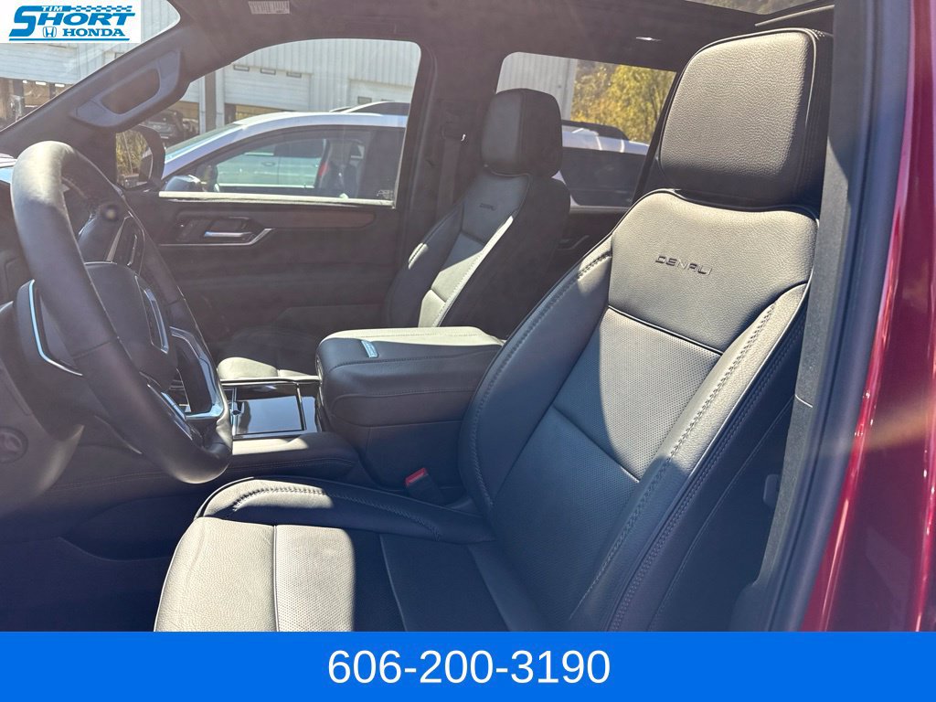 Used 2025 GMC Yukon Denali w/ Sun & Power Step Package AWD/4WD image 21